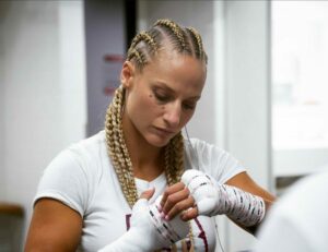 Ebanie Bridges: I'll be a Hero in the UK When I Beat Courtenay | Boxen247.com