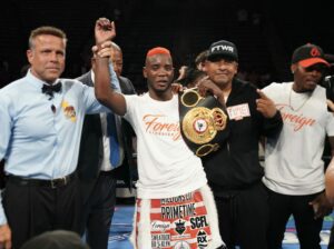 Chris Colbert defeats Tugstsogt Nyambayar in Carson, California | Boxen247.com (Kristian von Sponneck)